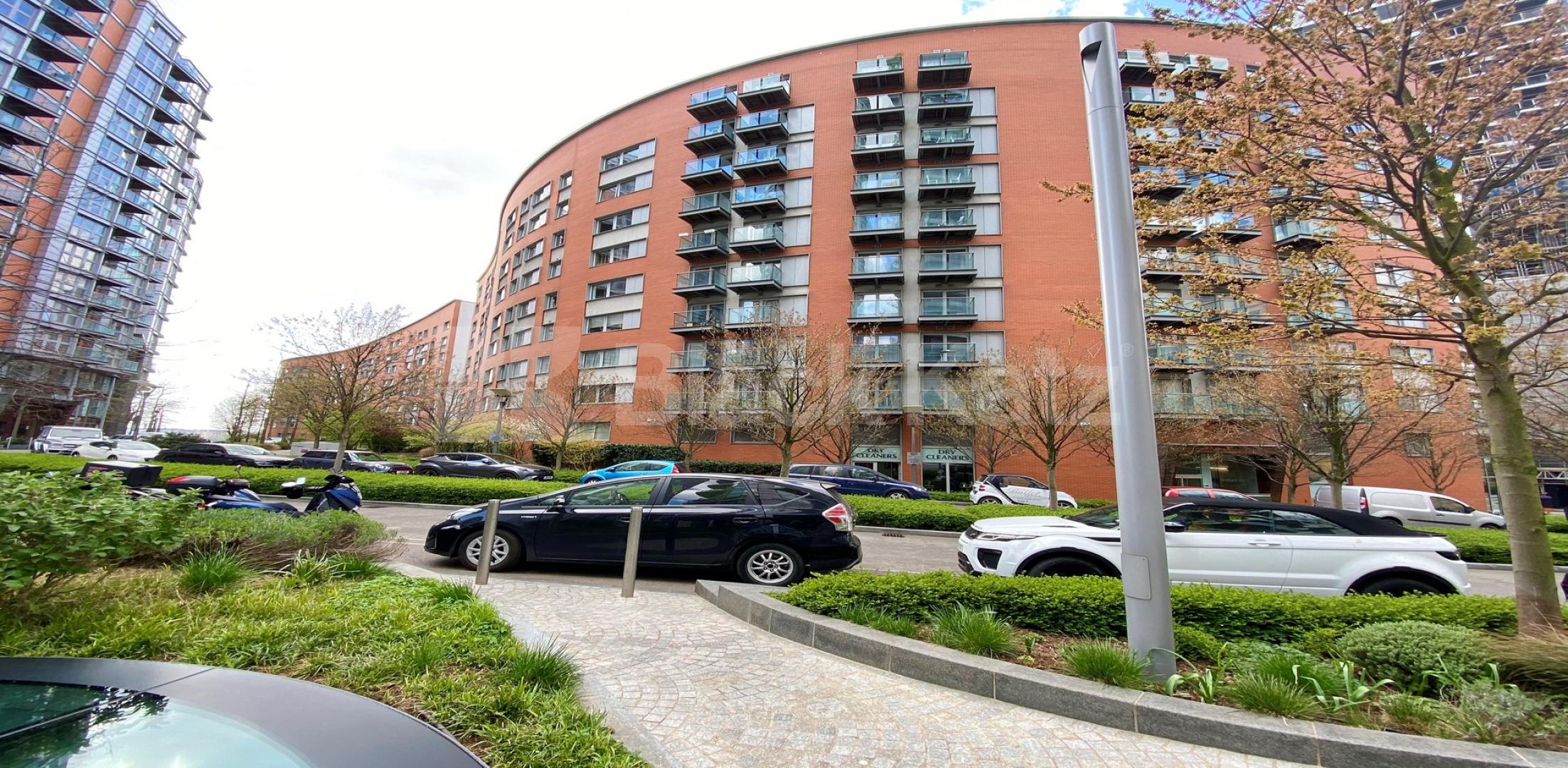 			VIRTUAL TOUR AVAILABLE!, 1 Bedroom, 1 bath, 1 reception Apartment			 Thames Path (NE Extension), Canary Wharf / Isle Of Dogs